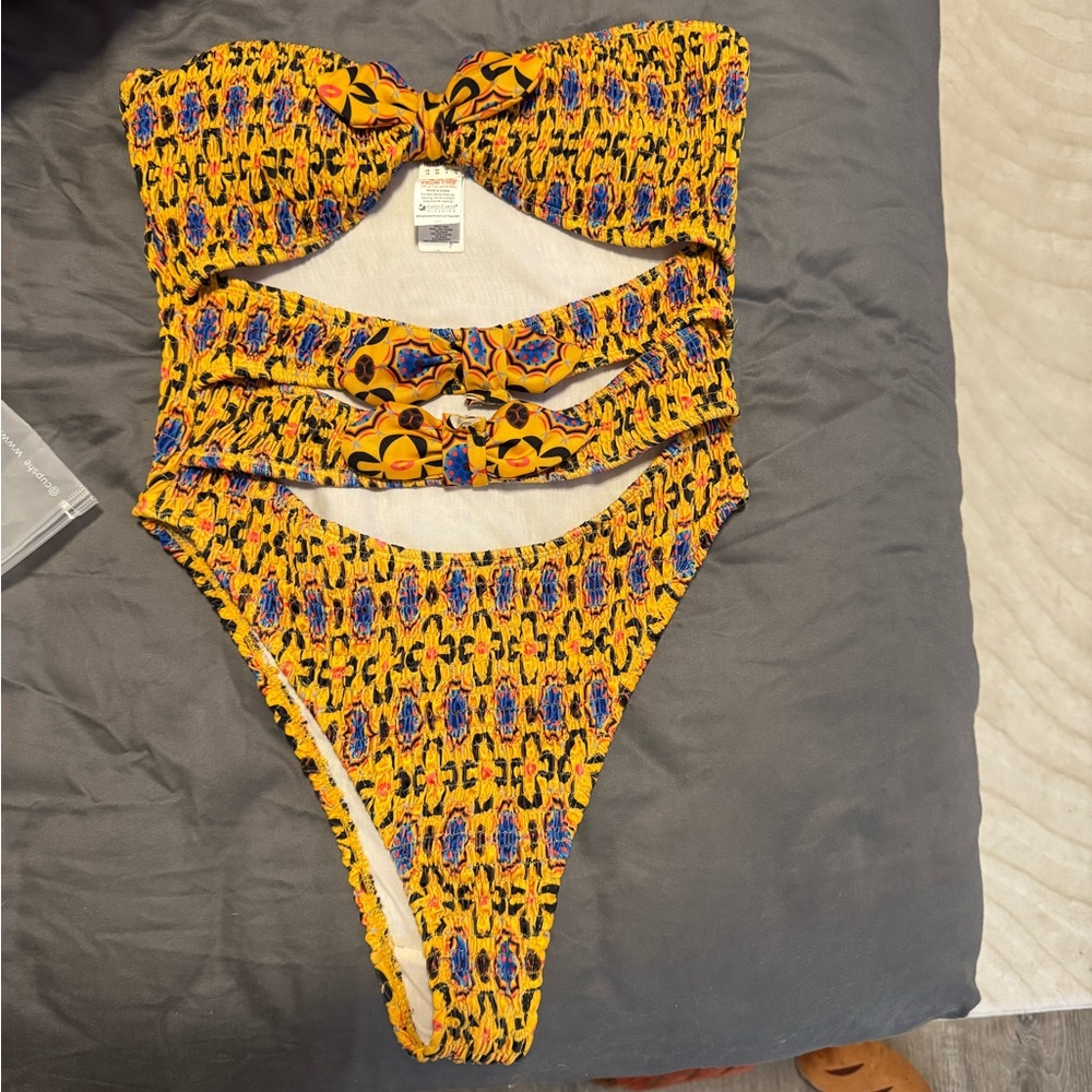 NWOT Misguided one piece swimsuit, size 8 (US)